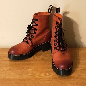 Dr. Martens Leona Red Leather Lace Up Boots Women's Size 9